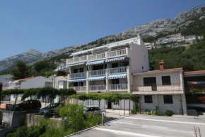  Apartments with a parking space Pisak, Omis - 5154  Мимице